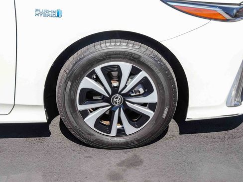 Certified 2017 Toyota Prius Prime Plus w/ Carpet Mat Package FWD image 9