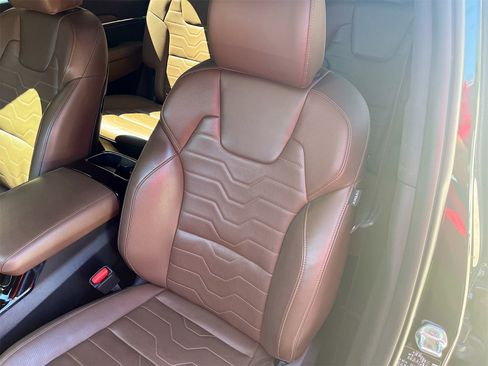 Used 2022 Kia Telluride SX w/ SX Prestige Package image 20