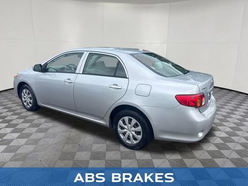 Used 2010 Toyota Corolla FWD image 3