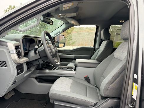 New 2026 Ford F250 XLT w/ XLT Premium Package image 14