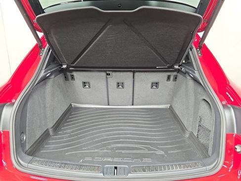 Certified 2026 Porsche Macan AWD/4WD image 25