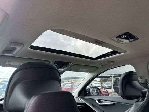 New 2025 Kia Niro SX image 30