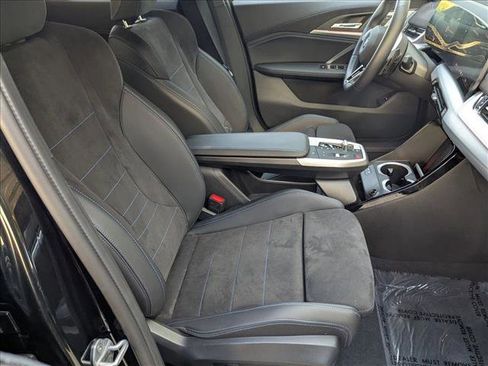 Used 2025 BMW X2 xDrive28i w/ Premium Package image 21