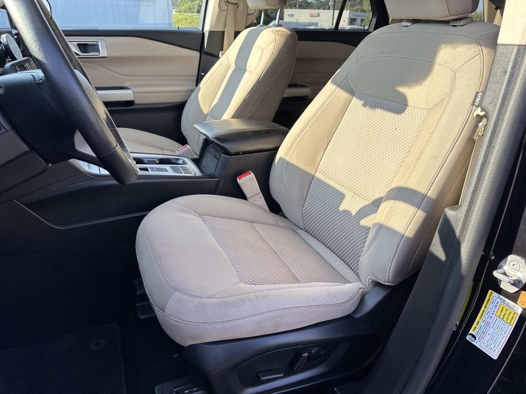 Used 2024 Ford Explorer XLT RWD image 32