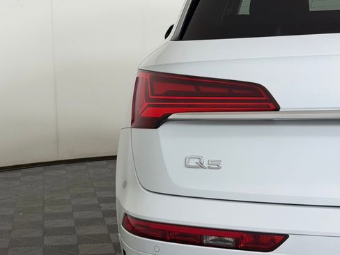 Used 2024 Audi Q5 e Premium w/ Convenience Package image 13