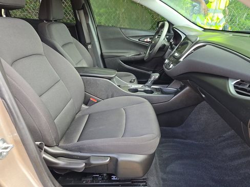 Used 2024 Chevrolet Malibu LT FWD image 9