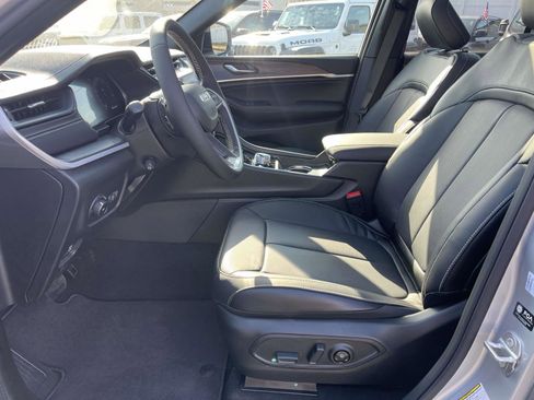 New 2026 Jeep Grand Cherokee Limited Reserve AWD/4WD image 7