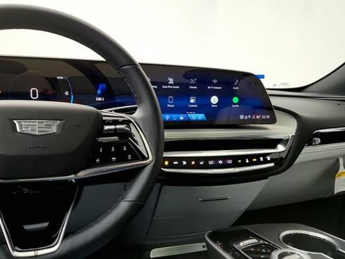 Used 2025 Cadillac Lyriq Luxury AWD/4WD image 61