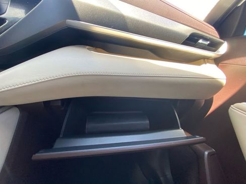 Used 2022 Toyota Highlander XLE AWD/4WD image 25