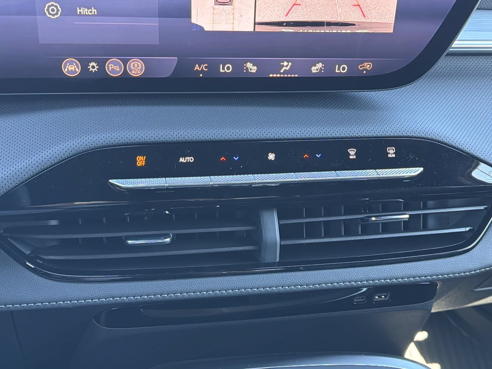 New 2027 Buick Enclave Preferred w/ LPO, Floor Liner Package FWD image 6