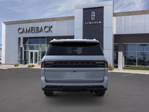 New 2025 Lincoln Navigator L Reserve image 5
