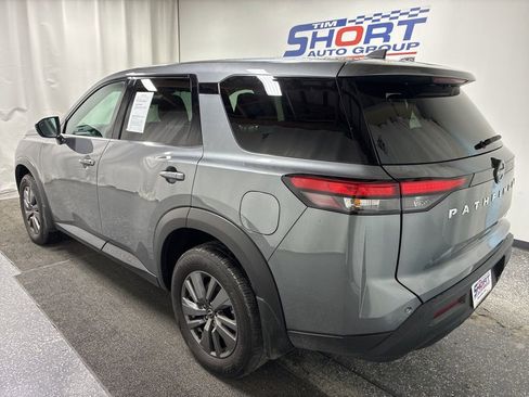 Used 2024 Nissan Pathfinder S image 7