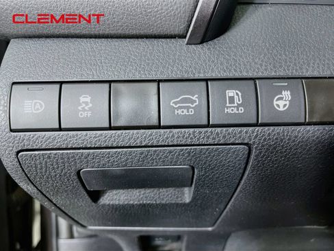 Used 2024 Toyota Camry SE FWD image 12