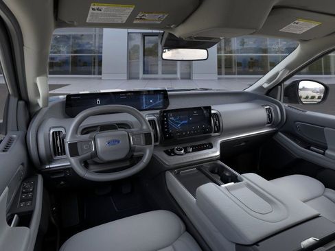 New 2026 Ford Expedition Active RWD image 9