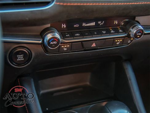 Used 2024 MAZDA MAZDA3 s image 32