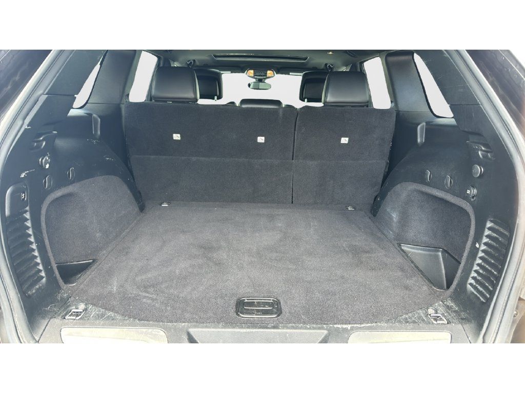 Used 2019 Jeep Grand Cherokee Limited AWD/4WD image 19