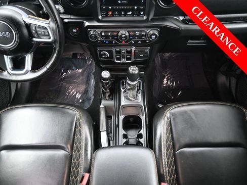 Used 2022 Jeep Wrangler Unlimited Sahara image 32