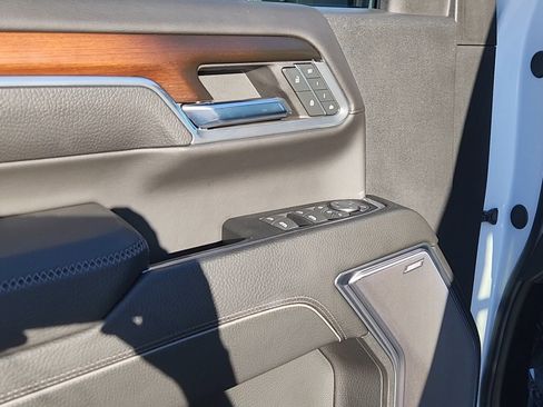 Used 2024 GMC Sierra 2500 Denali w/ Denali Reserve Package image 28