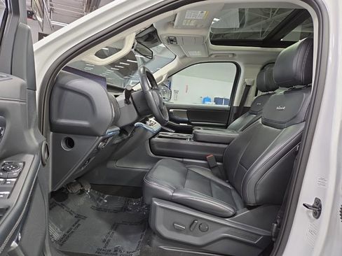 Used 2025 Ford Expedition Max Platinum AWD/4WD image 9