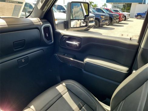 Used 2023 GMC Sierra 3500 Denali w/ Denali Ultimate Package image 14