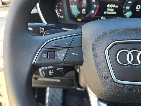 Certified 2025 Audi Q3 2.0T Premium AWD/4WD image 20