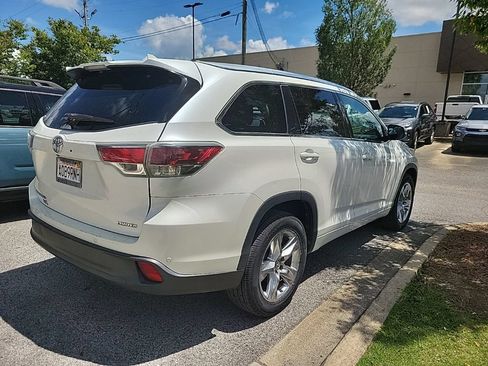 Used 2015 Toyota Highlander Limited Platinum FWD image 3