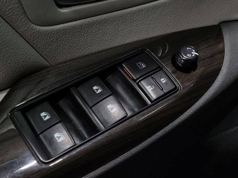 Used 2017 Toyota Sienna XLE image 27