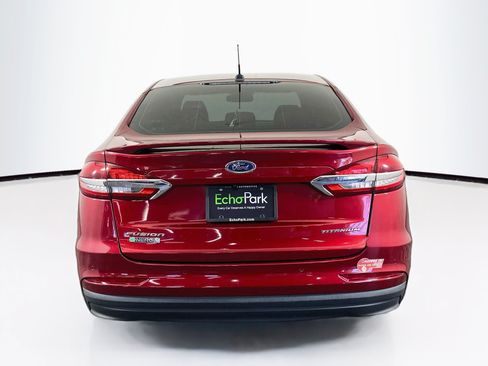 Used 2019 Ford Fusion Energi Titanium FWD image 7