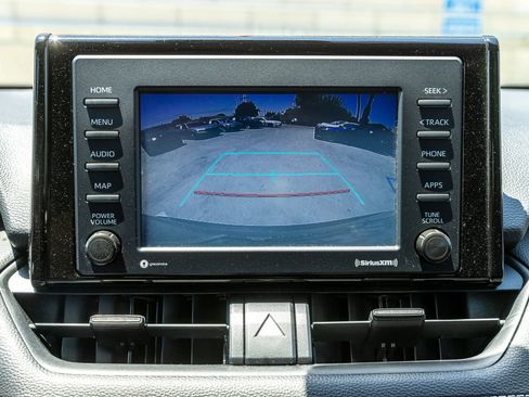 Used 2021 Toyota RAV4 LE w/ Carpet Mat Package (TMS) FWD image 17