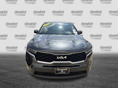 Used 2022 Kia Sorento LX AWD/4WD image 3