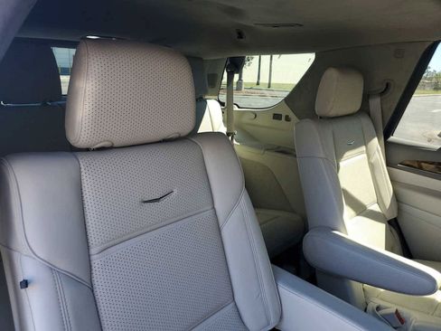 Used 2024 Cadillac Escalade Sport Platinum w/ LPO, ONYX Package AWD/4WD image 20