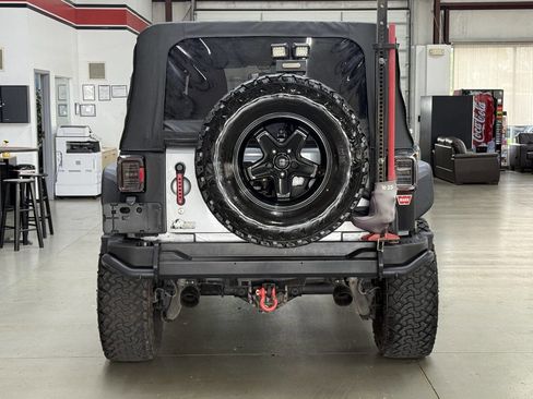 Used 2014 Jeep Wrangler Unlimited Sport AWD/4WD image 3