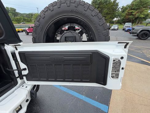 Used 2019 Jeep Wrangler Unlimited Rubicon AWD/4WD image 34