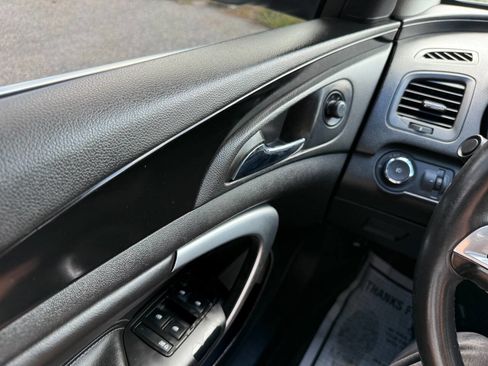 Used 2012 Buick Regal Premium image 48