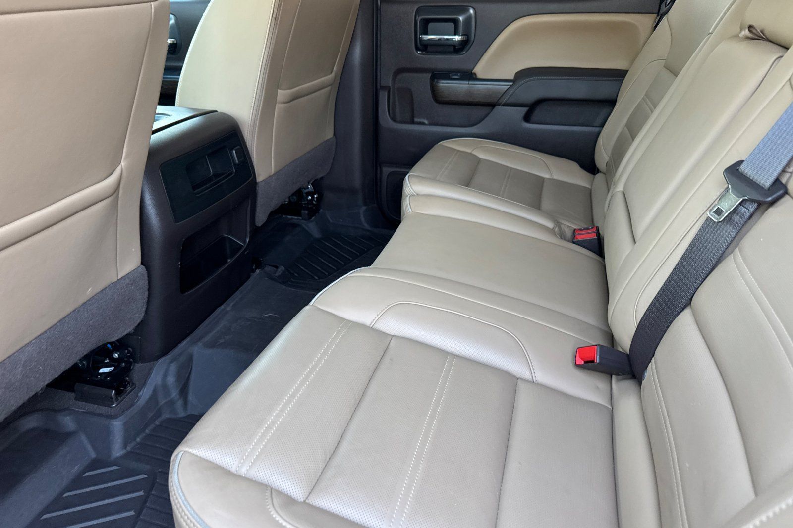 Used 2019 GMC Sierra 2500 Denali w/ Duramax Plus Package AWD/4WD image 12