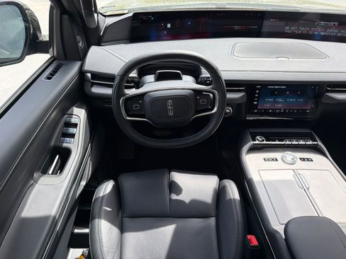New 2026 Lincoln Navigator L Reserve AWD/4WD image 23