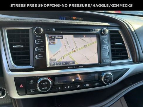 Used 2019 Toyota Highlander XLE image 23