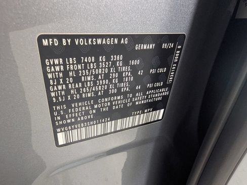 Used 2025 Volkswagen ID. Buzz 1st Edition AWD/4WD image 29