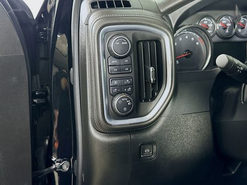 Used 2022 Chevrolet Silverado 1500 LT Trail Boss w/ Bed Protection Package AWD/4WD image 21