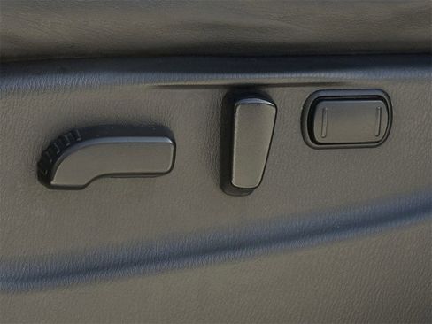 Used 2017 Nissan Armada Platinum w/ Captain Seat Package image 21