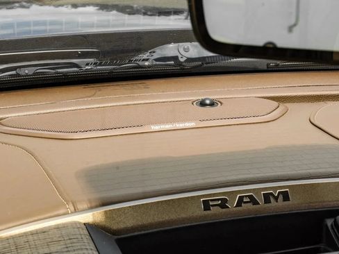 Used 2021 RAM 2500 Limited AWD/4WD image 37