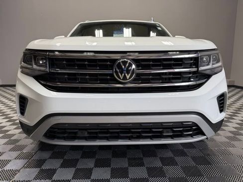 Used 2022 Volkswagen Atlas Cross Sport SE image 3