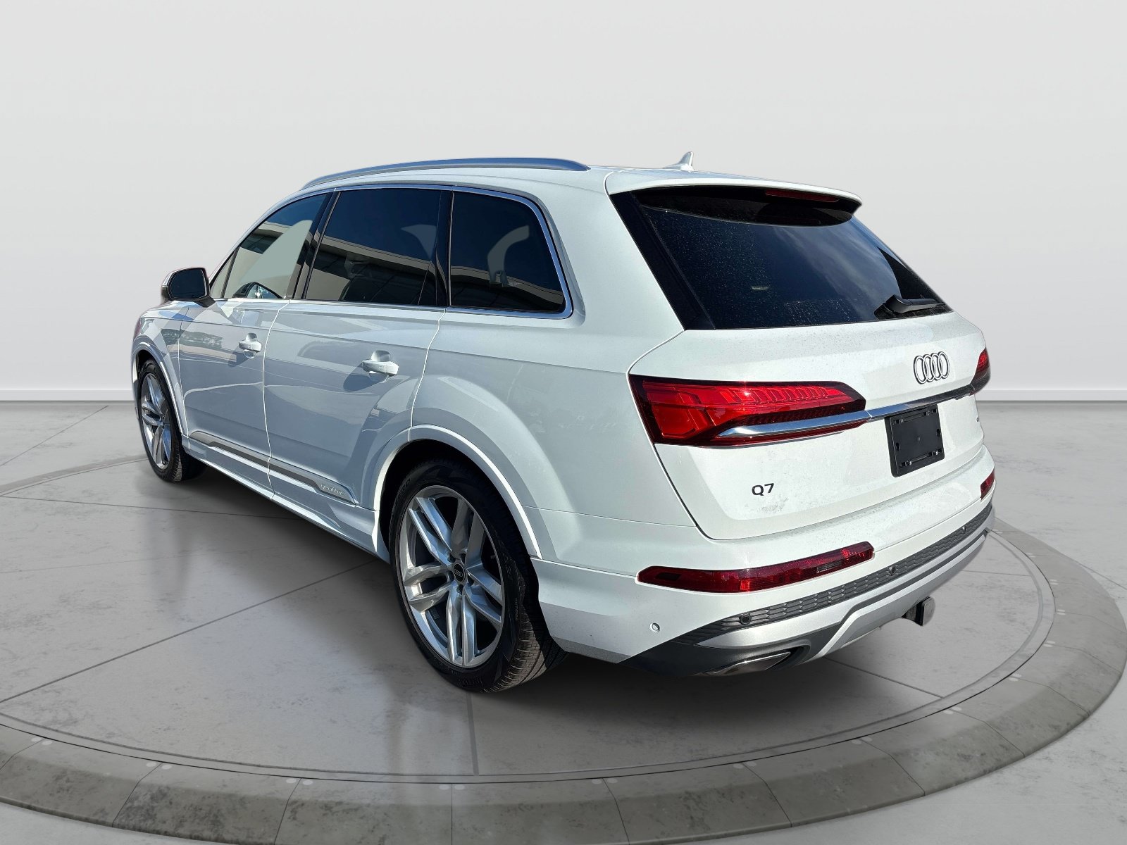 Used 2025 Audi Q7 3.0T Premium Plus AWD/4WD image 4