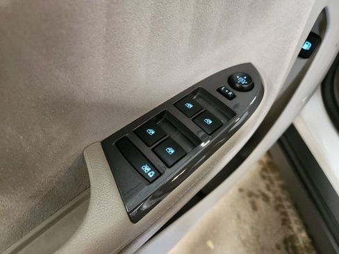 Used 2015 Chevrolet Volt Premium w/ Premium Trim Package FWD image 21