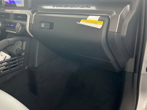 Used 2025 Toyota Tacoma SR5 image 34