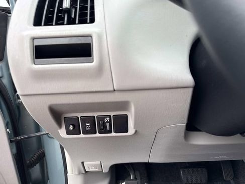 Used 2017 Toyota Prius V Four FWD image 33
