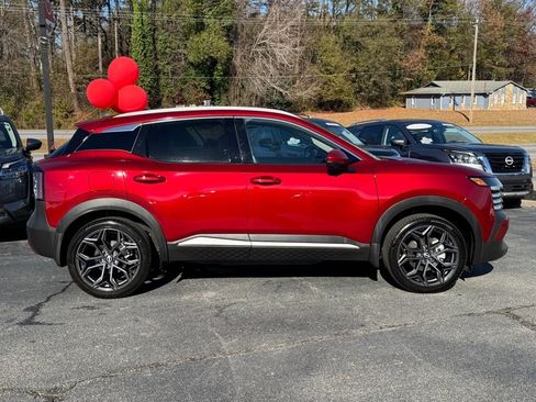 Certified 2025 Nissan Kicks SR w/ SR Premium Package image 2