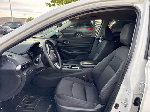 Used 2019 Nissan Altima 2.5 S FWD image 13