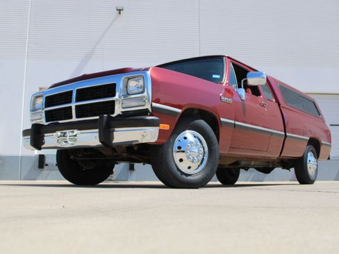 Used 1993 Dodge D/W Truck 250 RWD image 4