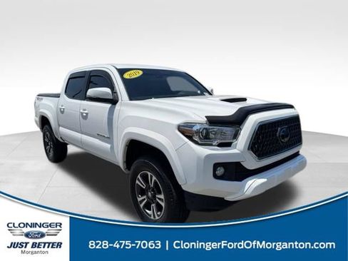Used 2019 Toyota Tacoma TRD Sport AWD/4WD image 1
